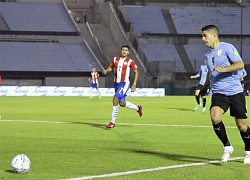 Suarez im tiếng trong trận hoà của Uruguay