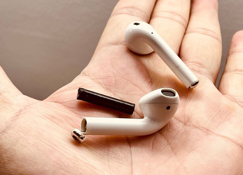 Thay pin cho tai nghe AirPods giá từ 350.000 đồng ở Việt Nam