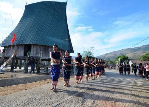 Về thăm làng du lịch Bar Gốc