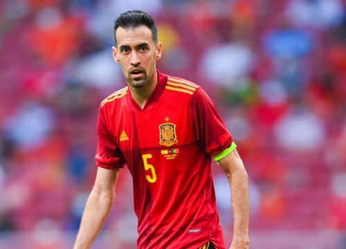 Busquets dương tính với virus corona