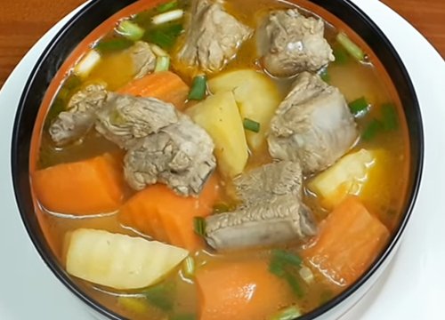 Cách nấu canh sườn khoai tây ngon miệng cho cả gia đình