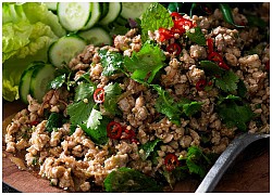 Đổi vị trưa hè với chicken larb salad Thái độc đáo