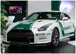 Nissan GT-R làm xe dẫn đường của tuyển Việt Nam tại Dubai