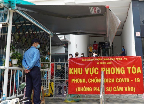 Phong tỏa 1 block chung cư ở Nhà Bè vì ca Covid-19 lây nhiễm qua nhiều vòng