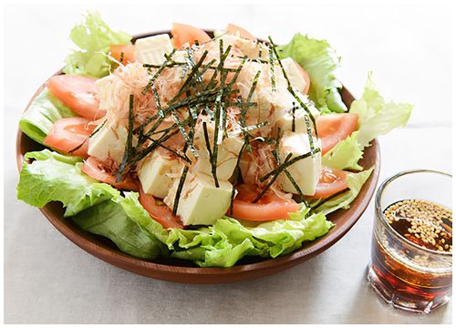 Trưa nay ăn gì: Bữa trưa thanh nhẹ với salad đậu hũ Nhật Bản