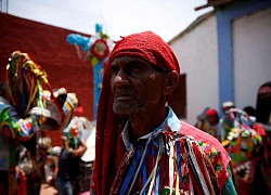 "Vũ công Quỷ" mong cầu đại dịch kết thúc tại lễ hội ở Venezuela