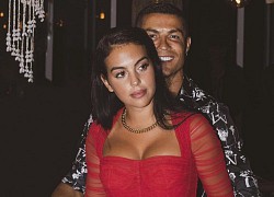 Bạn gái Ronaldo và dàn WAGs được tặng nhẫn đắt giá