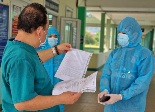 Bệnh nhân Covid-19: "Tôi thấy trời đất quay cuồng khi biết mình mắc bệnh"