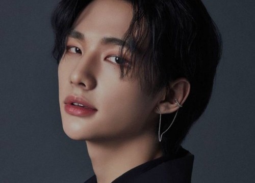 Fan yêu cầu JYP cập nhật tình hình sức khỏe, định hướng tương lai của Hyunjin (Stray Kids) sau scandal