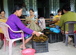 Làng bánh ú tro vào vụ Tết Đoan Ngọ