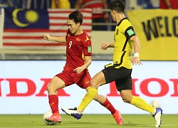 Trọng Đại troll Văn Toàn "vấp cỏ ngã được penalty siêu thật", CĐV phản ứng dữ dội: "Đừng vui quá"