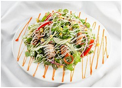 Trưa nay ăn gì: bữa trưa nhanh gọn với salad cá mòi