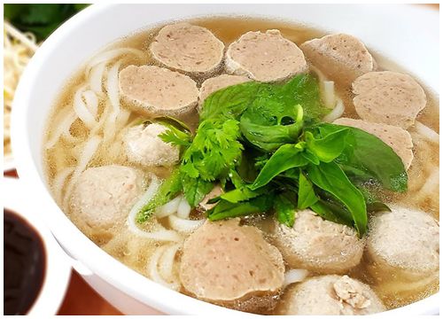 Trưa nay ăn gì: đậm đà phở bò viên