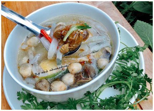 Bánh canh gà vừa vặn cho bữa trưa