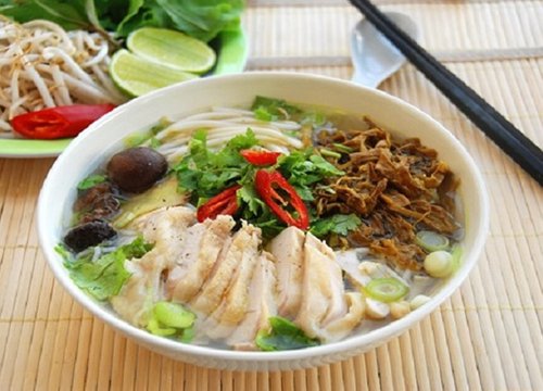 Cách nấu bánh canh gà ngon miệng, thịt ngọt, da giòn cả nhà thích mê