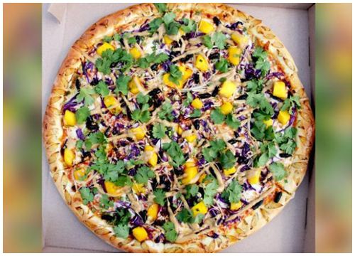 Cực phẩm pizza từ ve sầu không dành cho người yếu tim