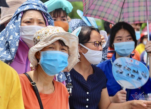 'Đua' vào lớp 10 trường chuyên, phụ huynh mất ngủ vì lo con stress