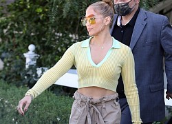 Kết thúc cuộc họp, Jennifer Lopez vội vã trở về nhà gặp bạn trai Ben Affleck