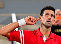 Djokovic tiết lộ lý do tặng vợt cho cậu bé trên khán đài