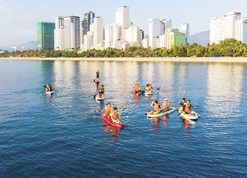 Trải nghiệm thú vị với chèo thuyền Sup