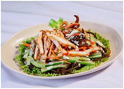 Trưa nay ăn gì: salad mực thơm ngon lạ miệng