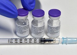 Anh khuyến cáo chưa tiêm vaccine Covid-19 cho người dưới 18 tuổi