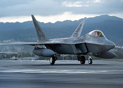 Ba tiêm kích F-22 xuất kích vì sự cố bí ẩn