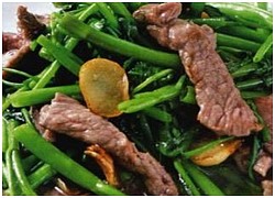 Bí quyết xào rau muống giòn ngon, giữ được màu xanh tươi