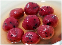 Cách nấu chè viên thanh long bọc nhãn cực đẹp mắt, lạ miệng