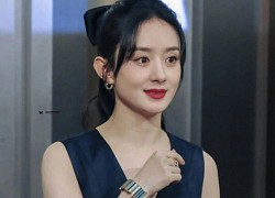Cùng ngắm Triệu Lệ Dĩnh và 7749 tạo dáng &#8220;giả trân&#8221; khi quảng cáo trang sức