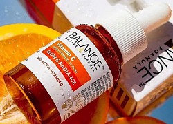 Lại thêm 1 ổ mỹ phẩm giả bị triệt phá, tiêu điểm lần này là chai serum cực quen thuộc với chị em