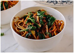 Làm mì cay trộn thịt bò bằm cực đơn giản