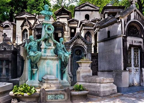 Nghĩa trang Pere Lachaise, địa điểm du lịch kỳ lạ, đầy hấp dẫn giữa lòng Paris tráng lệ