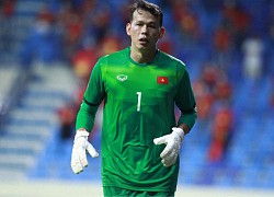 "Ông chú thủ môn" Tấn Trường từ chối khi fan xin áo đấu, nhưng nghe xong lý do ai cũng vui