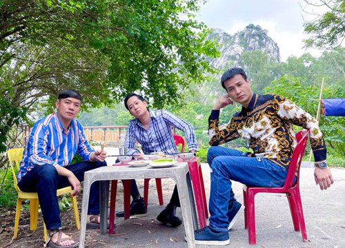 Việt Bắc: Nhân vật nói lắp xuất hiện trong "Mùa hoa tìm lại" chính là để khán giả thấy sốt ruột