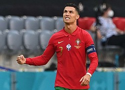 Ronaldo san bằng kỷ lục ghi bàn của Klose