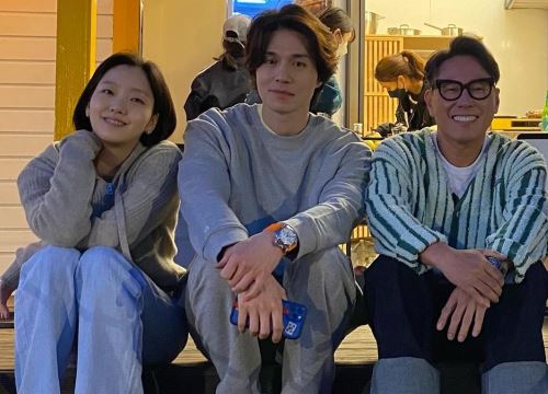 "Thần chết" Lee Dong Wook và "cô dâu Goblin" Kim Go Eun tái ngộ sau 4 năm: Visual vẫn đỉnh, soi kỹ mới bất ngờ về mối quan hệ của cặp đôi