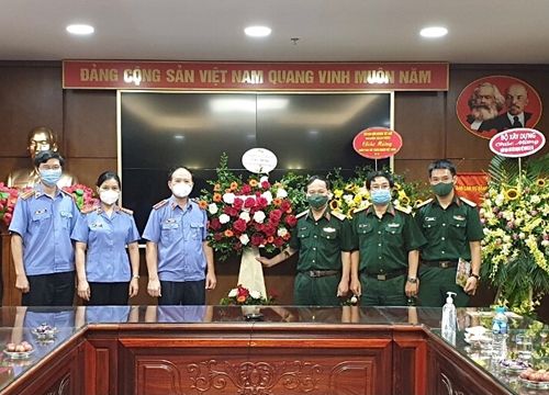 Chủ tịch nước gửi lẵng hoa, nhiều bộ, ngành, đơn vị chúc mừng Báo Bảo vệ pháp luật