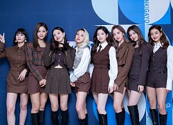 TWICE lập thành tích mới vượt mặt BLACKPINK, BTS nhưng lần này hát encore lại gây thất vọng như thường