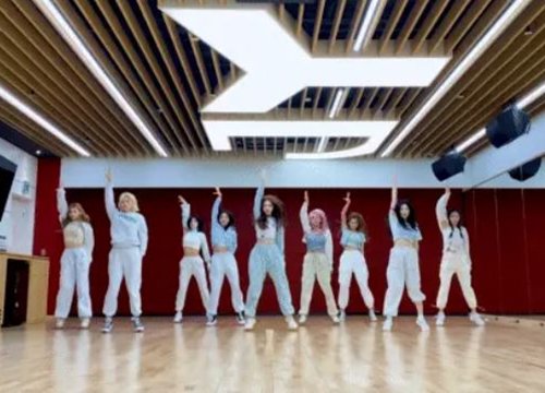 TWICE tung bản dance practice Alcohol-Free: Rõ là bài hát "không cồn" mà sao lắc hông như say rượu thế này?