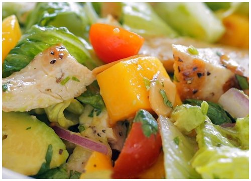 Cách làm salad gà áp chảo trộn bơ xoài giàu dinh dưỡng, tốt cho sức khỏe