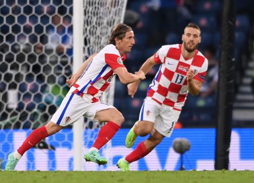 Luka Modric trivela hoàn hảo để đưa Croatia vươn lên dẫn trước 2-1