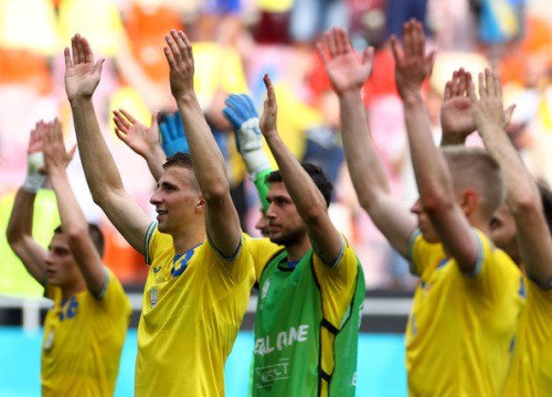 Ukraine lách qua cửa hẹp để vào vòng 1/8 Euro 2020