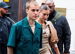 Vợ chồng Justin Bieber lại gây tranh cãi ở Pháp ngày 3: Hailey kín đáo nhưng lộ điểm nhạy cảm, quay ra ông xã tưởng... bảo vệ