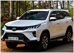 Hơn 1,4 tỷ đồng, chọn Toyota Fortuner hay Kia Sorento bản cao nhất?