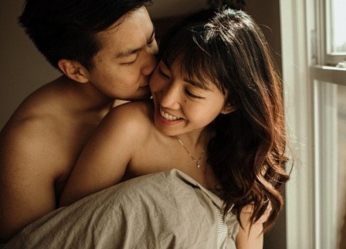 "Vắt kiệt sức" bên bồ già trở về, tôi đánh rơi cục tiền nghe vợ gọi điện cho mẹ đẻ