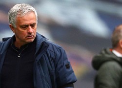 Mourinho mỉa mai Pogba