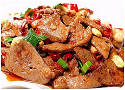 Nấu gan heo chỉ cần cho thêm một thứ này vào: Không sợ khô đắng, lại thơm ngon gấp nhiều lần