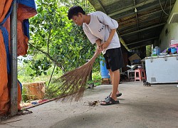 Nghị lực mùa thi: Niềm khát học của nam sinh trưa quét dọn, tối làm thuê