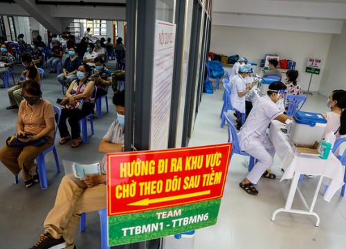 TP HCM gặp khó khi tìm mua vaccine Covid-19